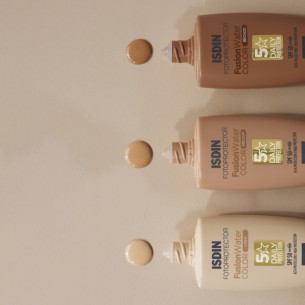 ISDIN SPF 50 FUSION WATER... 2
